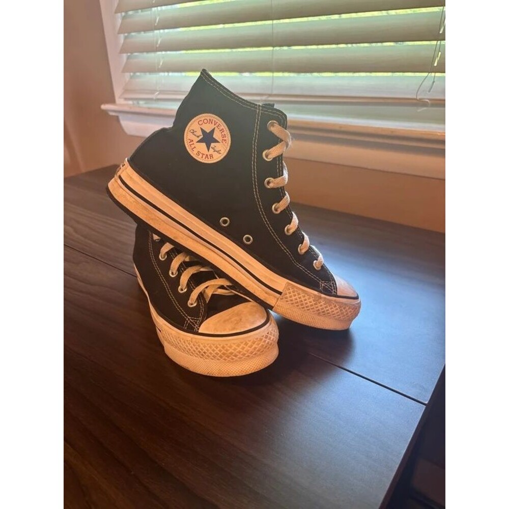 Chuck Taylor All Star Converse Size 6